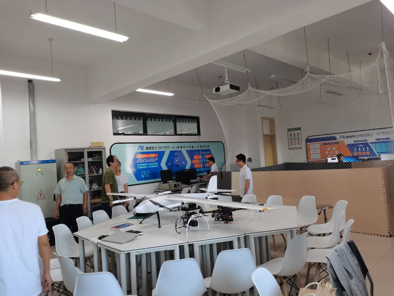 自信学院开展国庆节前安全工作大检查2.jpg